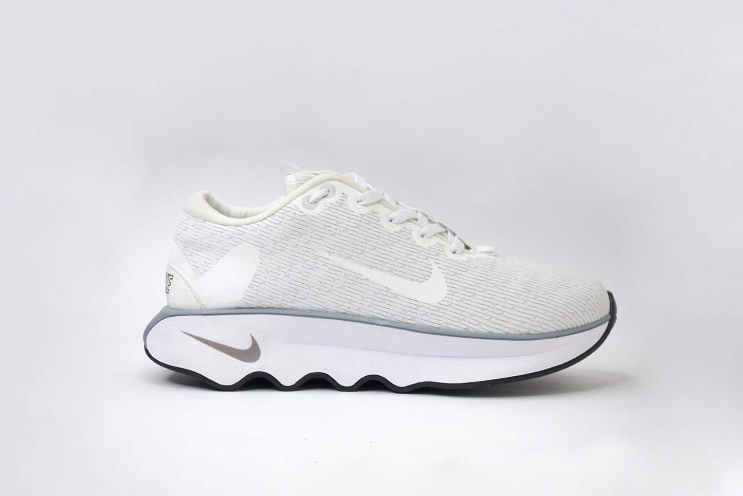 COLECCION PREMIUM NIKE MOTIVA + CAJA