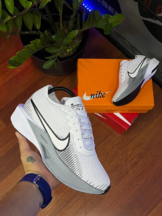 COLECCÍON NIKE VAPORFLY 3 + CAJA