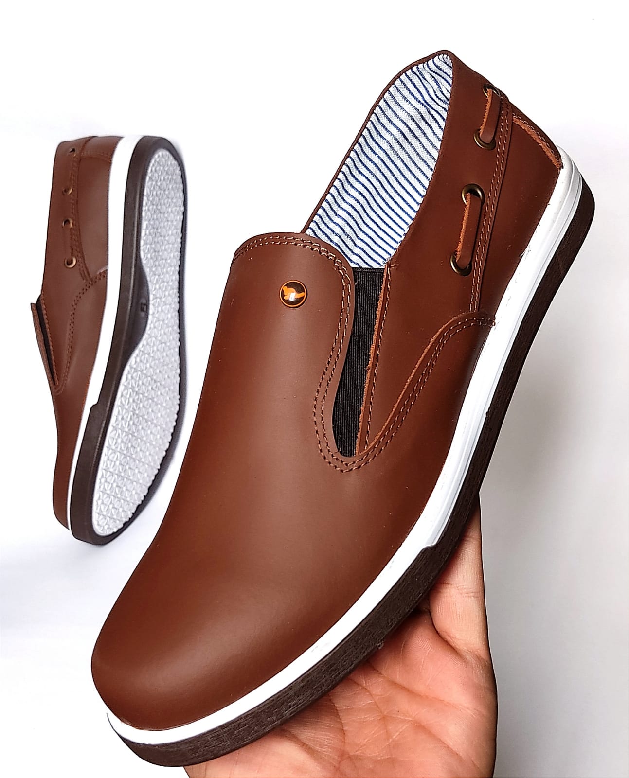 MOCASINES ELABORADOS EN CUERO