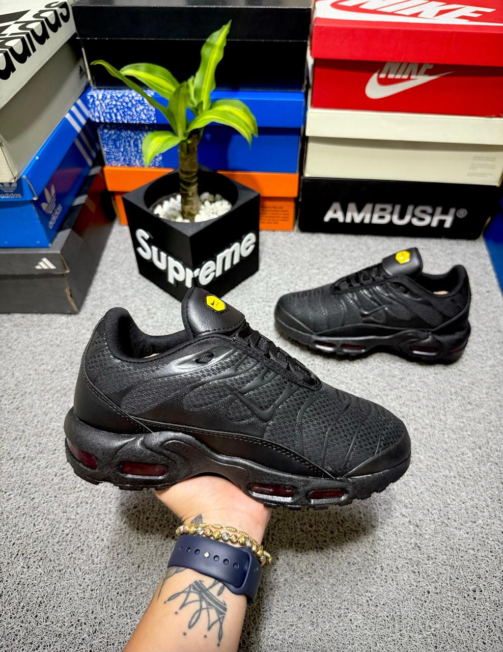 NIKE TN AIR MAX PLUS + CAJA