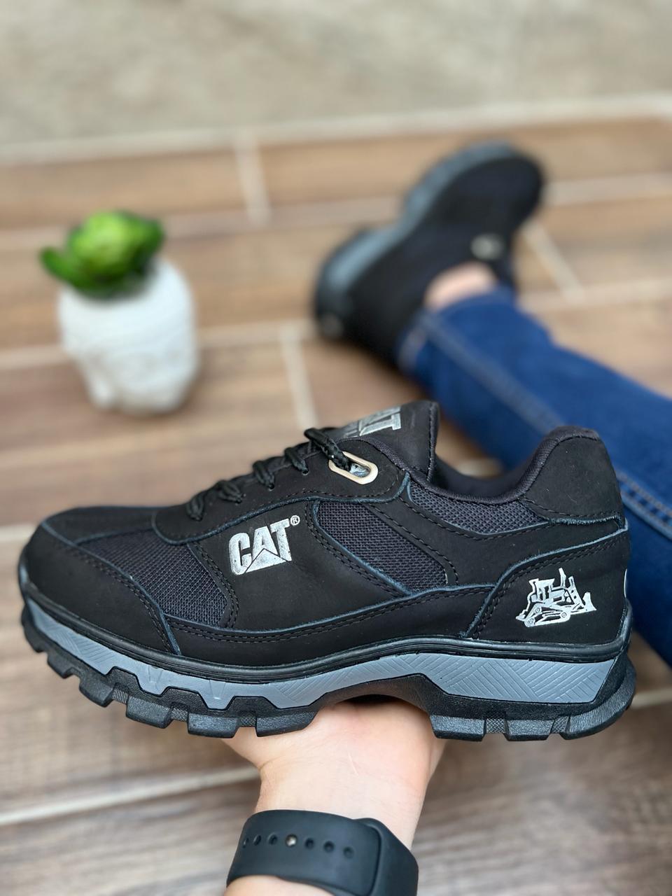CAT COLLINS CUERO GENUINO + CAJA