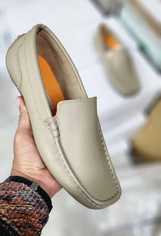 Gray helmet for bikers