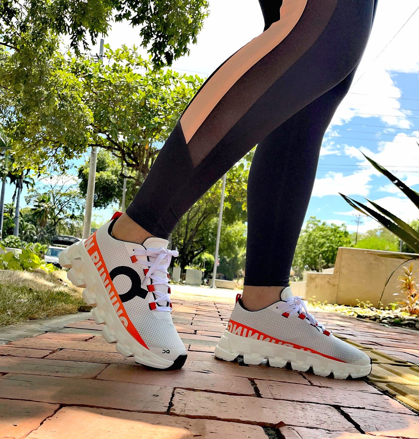 ON CLOUD RUNNING + MEDIAS AD + CAJA
