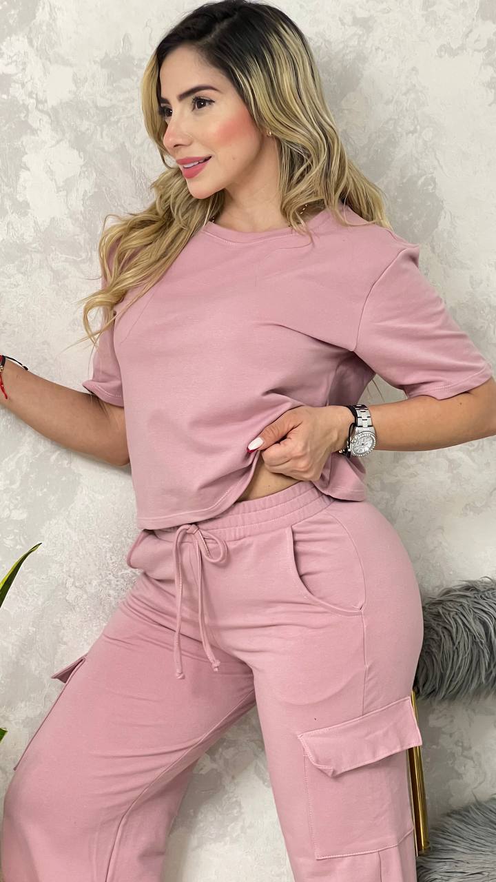 Conjunto blusón bota campana cargo