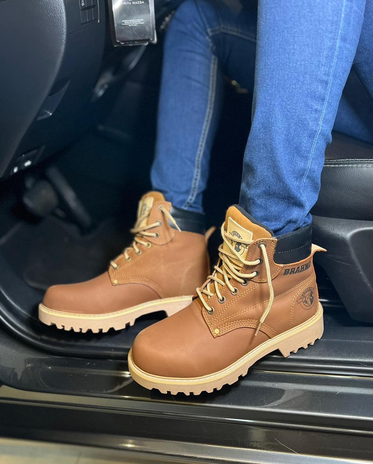 BOTA BRAHMA CLASICA CUERO + CAJA