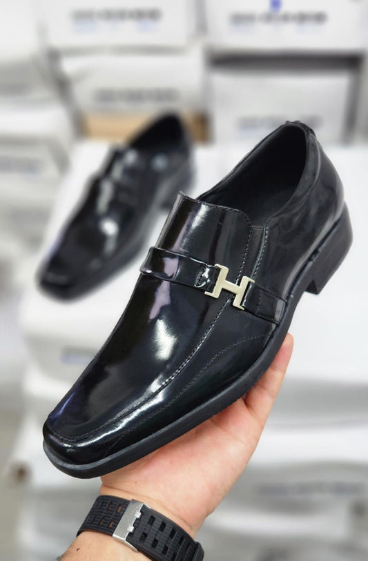 FINO CALZADO EN CUERO RIVIERA