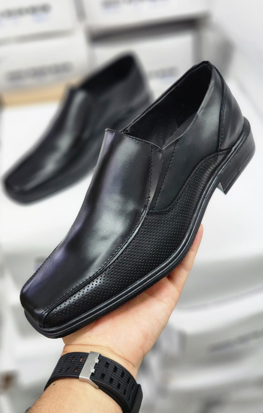 FINO CALZADO EN CUERO PARA CABALLERO