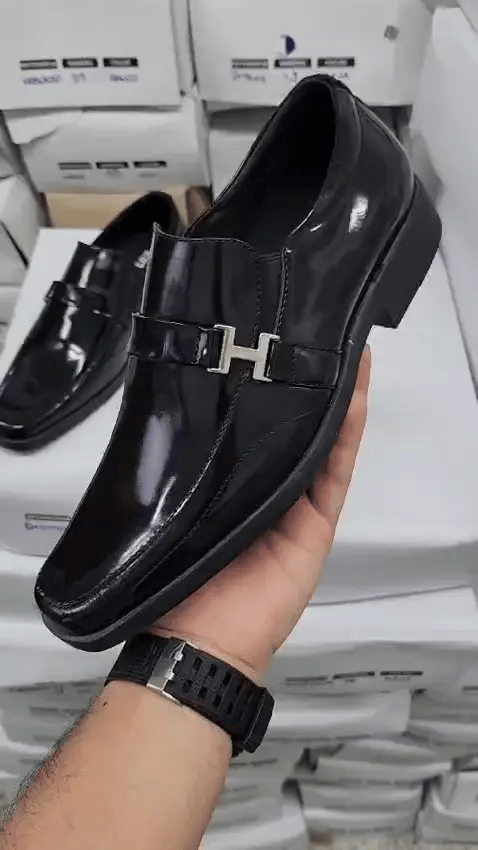 FINO CALZADO EN CUERO RIVIERA