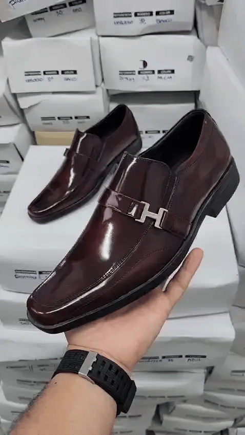 FINO CALZADO EN CUERO RIVIERA