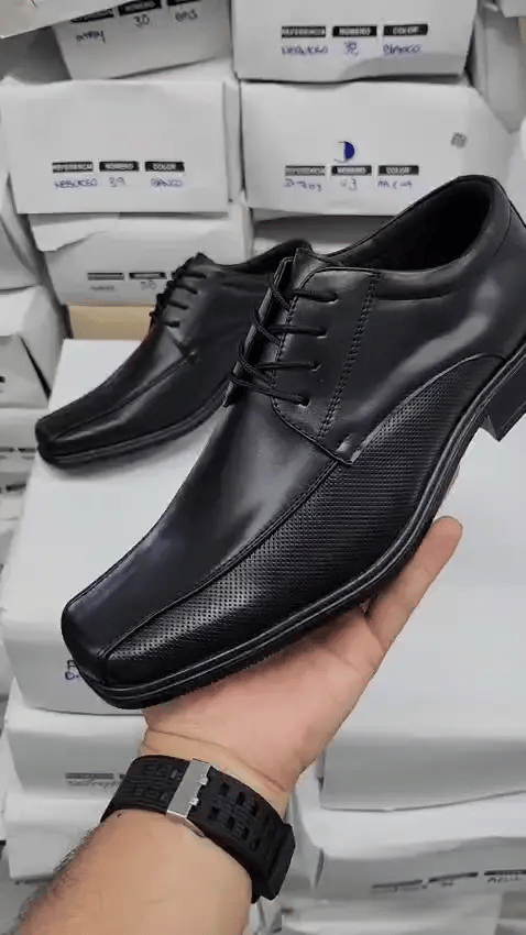 CALZADO CLASICO EN CUERO GRABADO