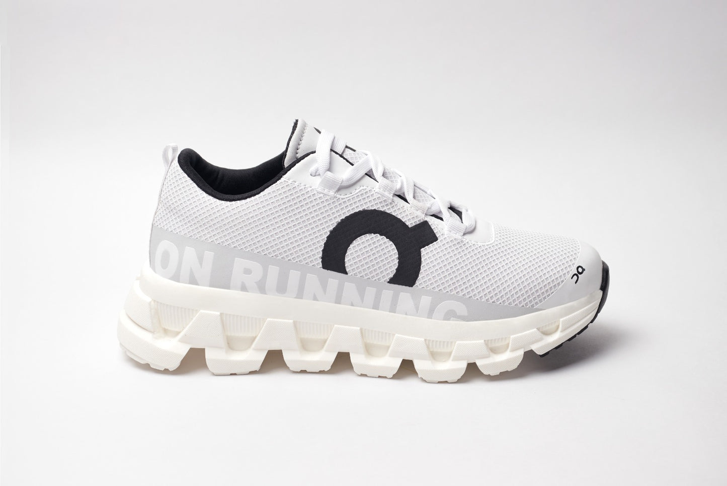 ON CLOUD RUNNING + MEDIAS AD + CAJA