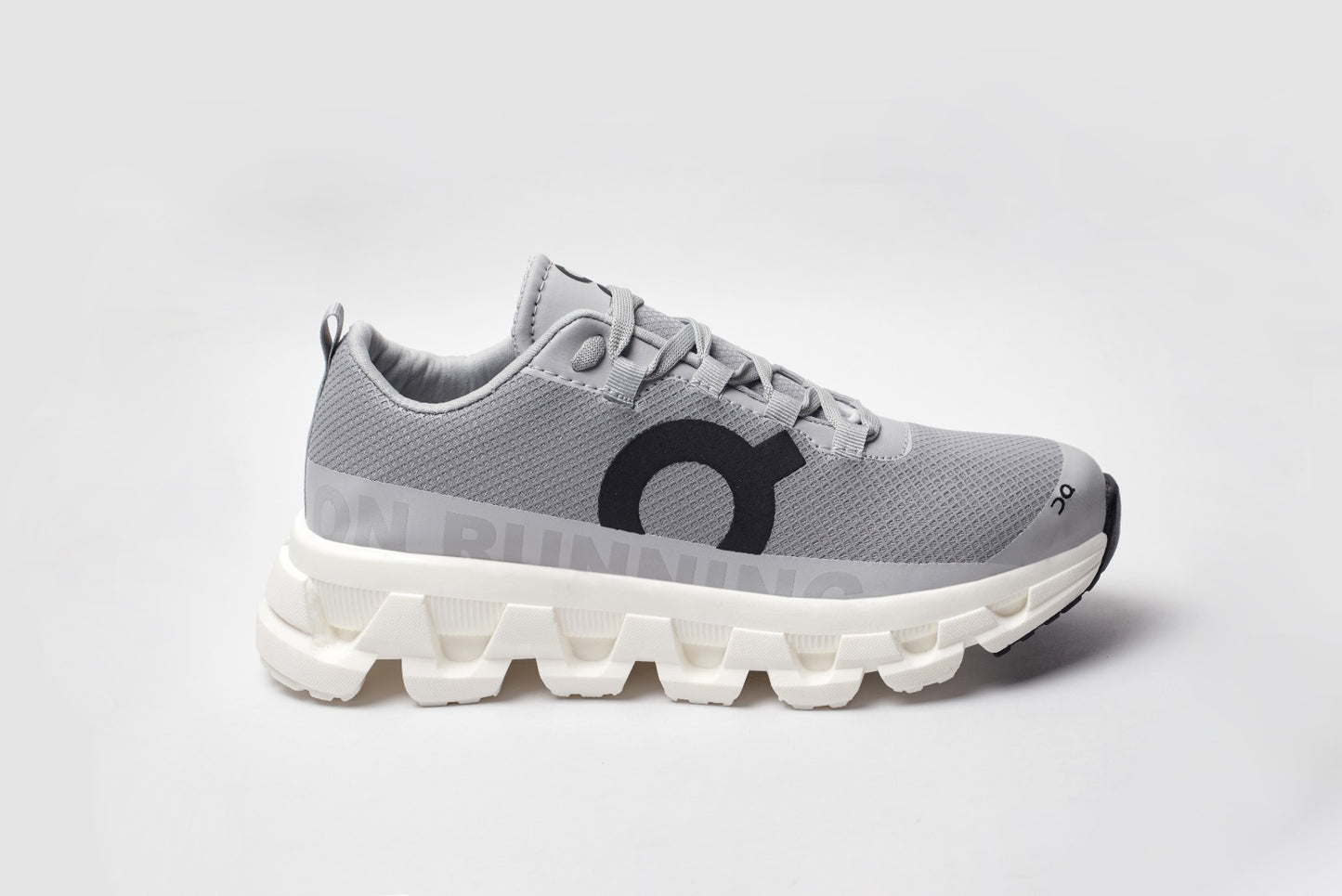 ON CLOUD RUNNING + MEDIAS AD + CAJA
